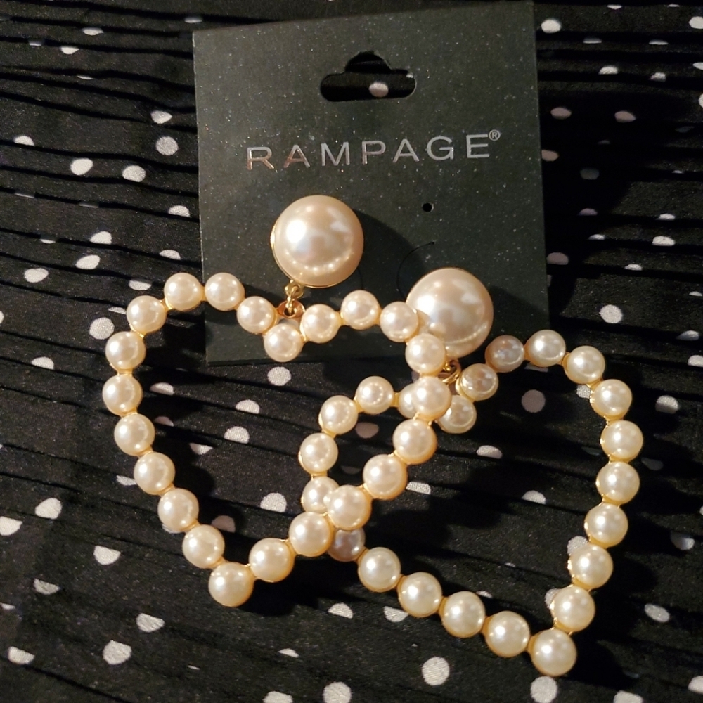 Rampage Pearl Heart Earrings